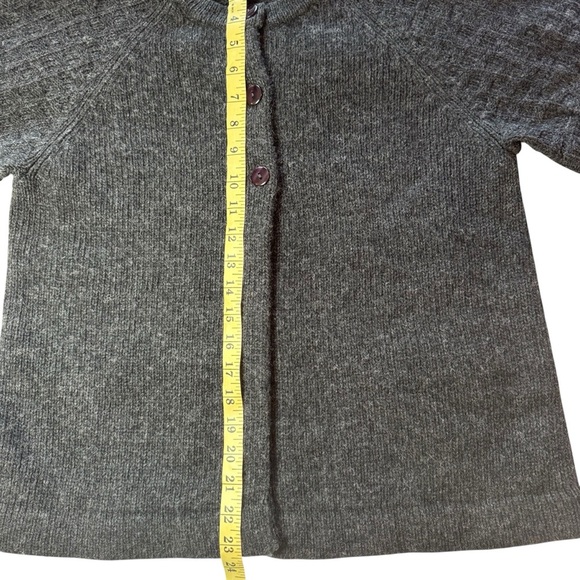 Sarah Spencer Charcoal Gray Lambswool Short Sleeve Medium Cardigan - Picture 3 of 5